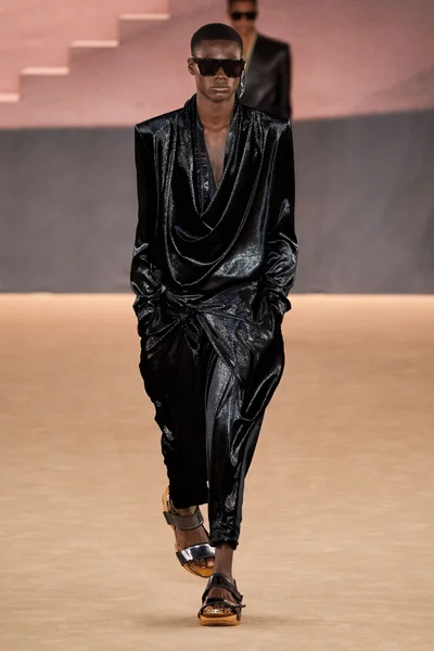 Look 70
